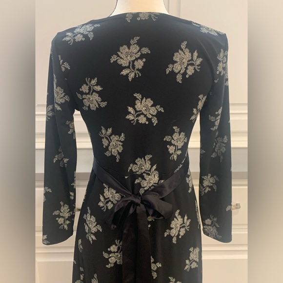 MICHAEL Michael Kors V-neck Tie Belt Midi Dress Black Cream Floral Size Medium - Picture 9 of 16